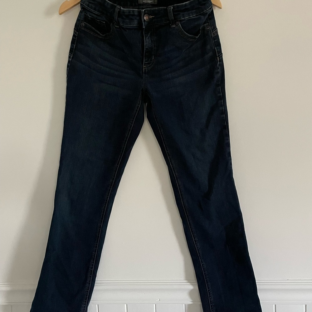 Chico's 00  Lifting Slimming Collection Jeans Size 28 Regular straight Leg Jean